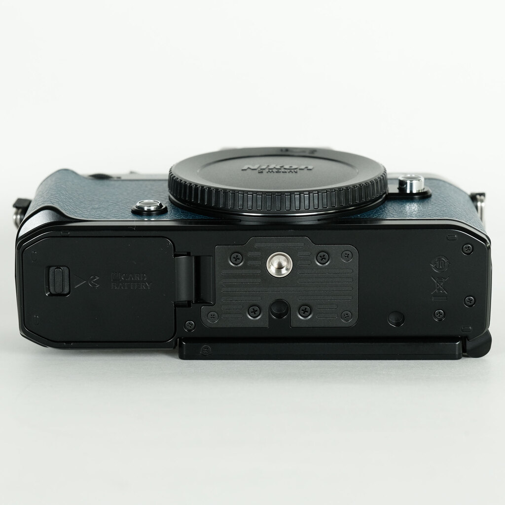 Nikon Z f プレミアムエクステリア張替済み   ［プレミアムエクステリア張替キャンペーン・皮革換装品］