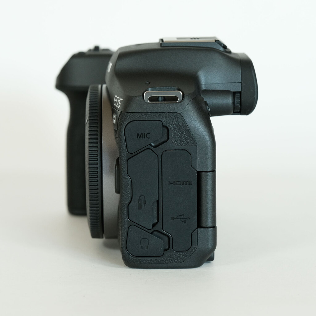 Canon EOS R7