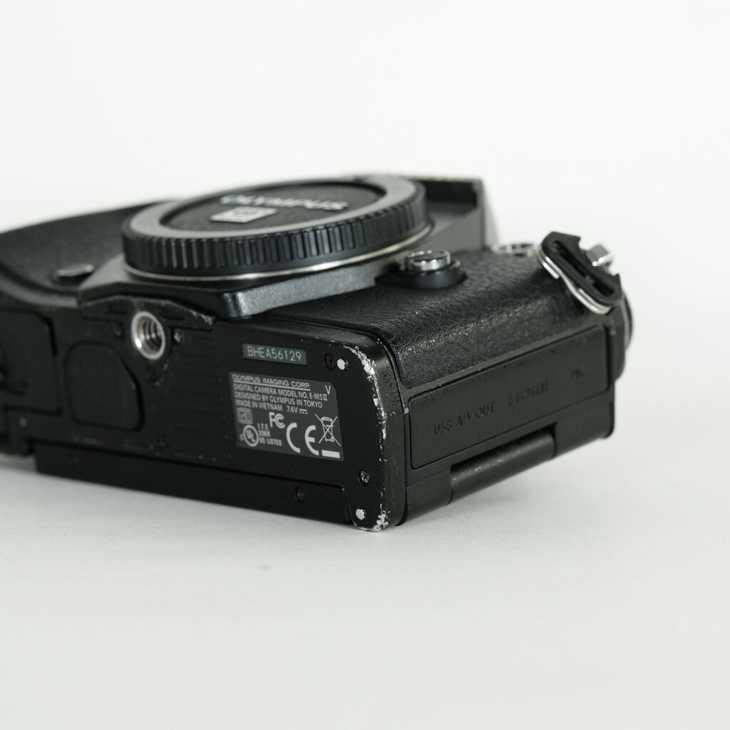 OLYMPUS OM-D E-M5 Mark II