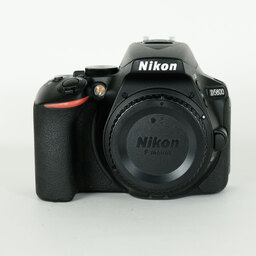 Nikon D5600
