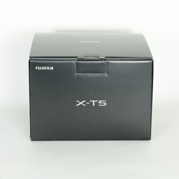 FUJIFILM X-T5