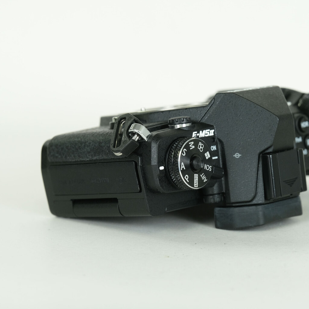 OLYMPUS OM-D E-M5 Mark II