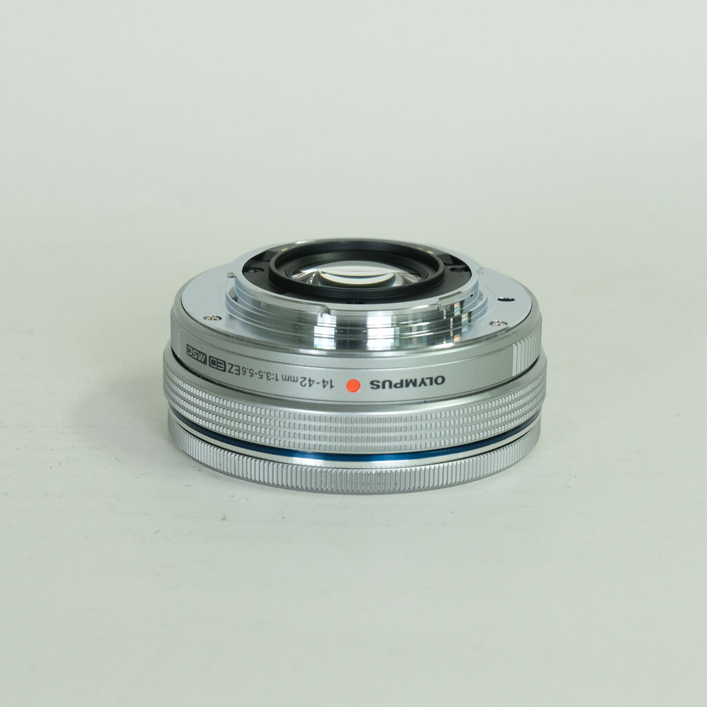 OLYMPUS M.ZUIKO DIGITAL ED 14-42mm F3.5-5.6 EZ シルバー