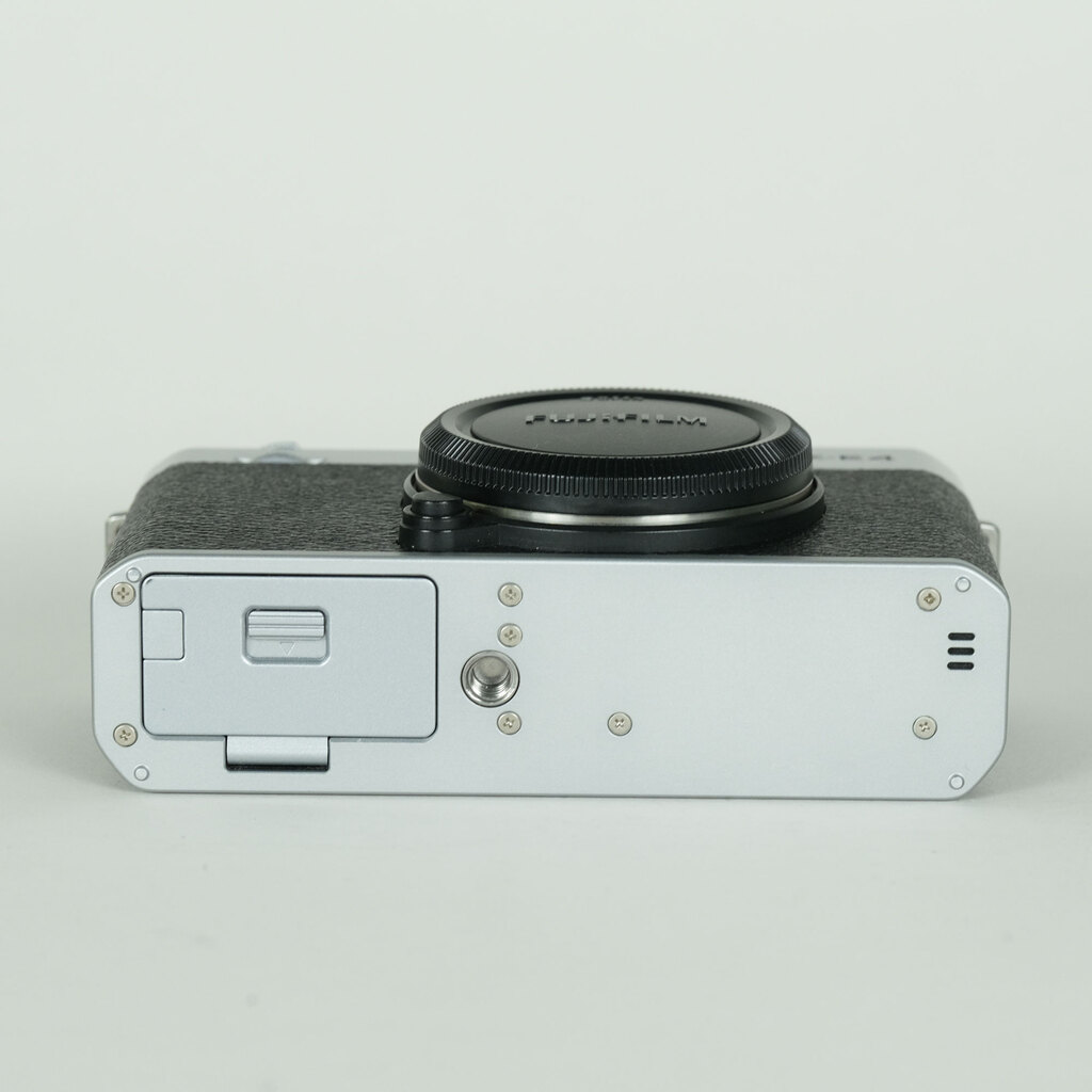 FUJIFILM X-E4