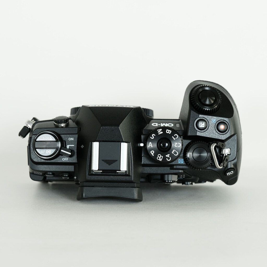 OLYMPUS OM-D E-M1 Mark III