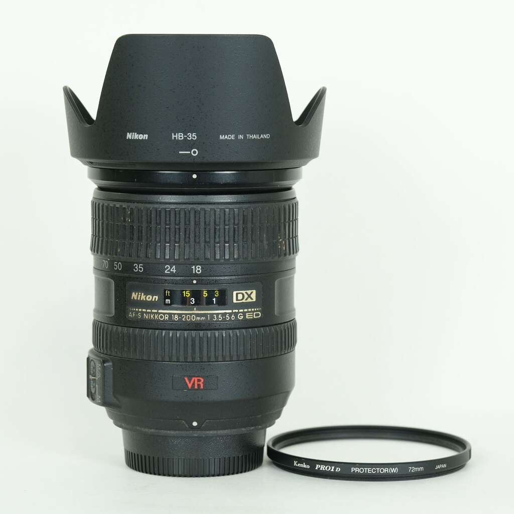 Nikon AF-S DX VR Zoom-Nikkor 18-200mm F3.5-5.6G IF-ED Nikon AF-S DX VR Zoom-Nikkor 18-200mm F3.5-5.6G IF-ED