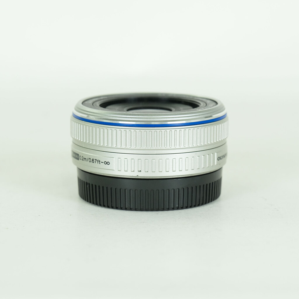 OLYMPUS M.ZUIKO DIGITAL 17mm F2.8 シルバー