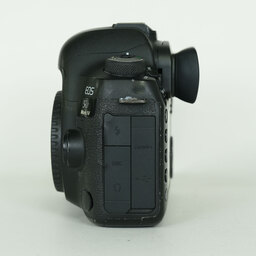 Canon EOS 5D Mark IV