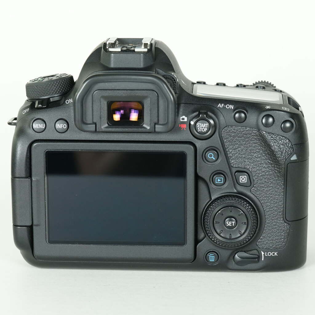 Canon EOS 6D Mark II [�{�f�B]