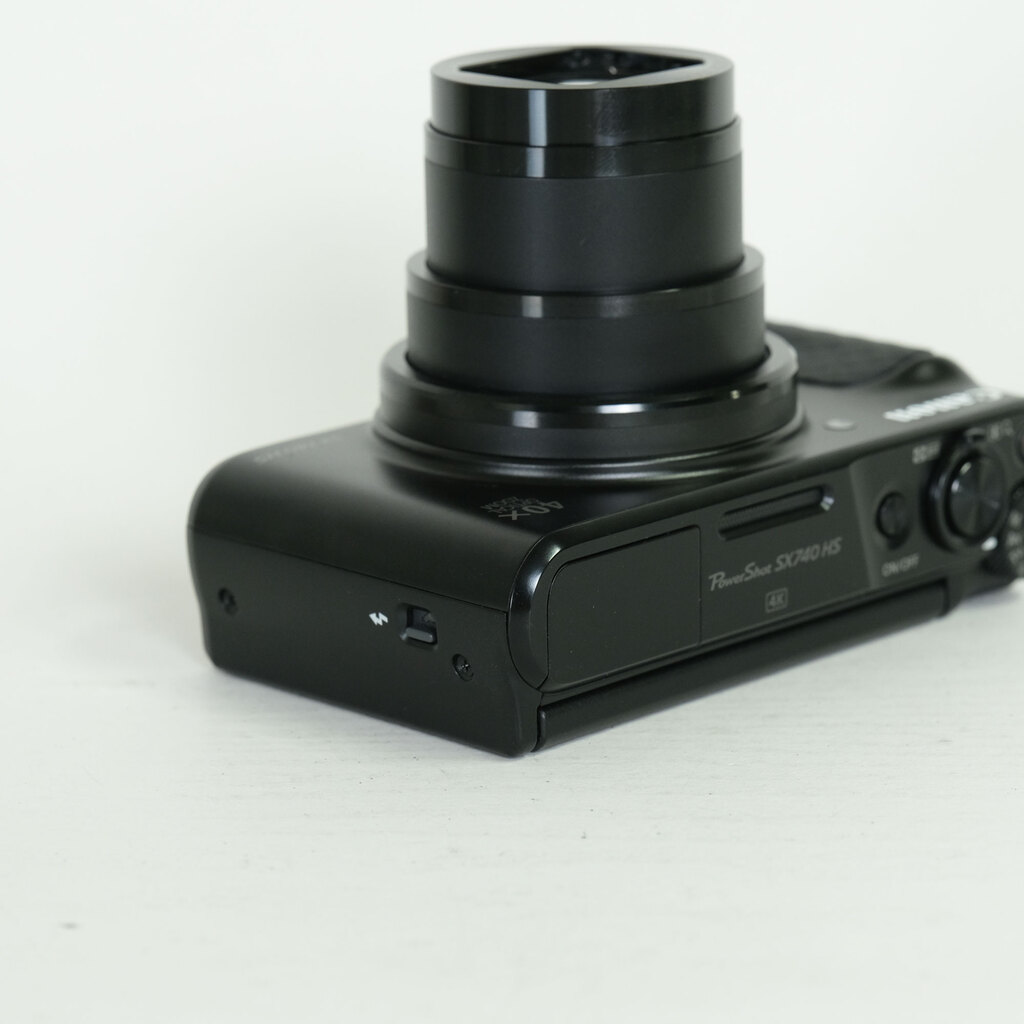 Canon PowerShot SX740 HS ブラック