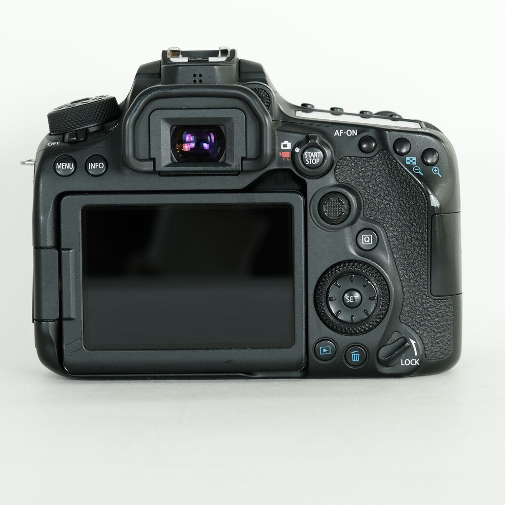 Canon EOS 90D