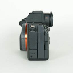 SONY α7 IV(ILCE-7M4) SONY α7 IV(ILCE-7M4)