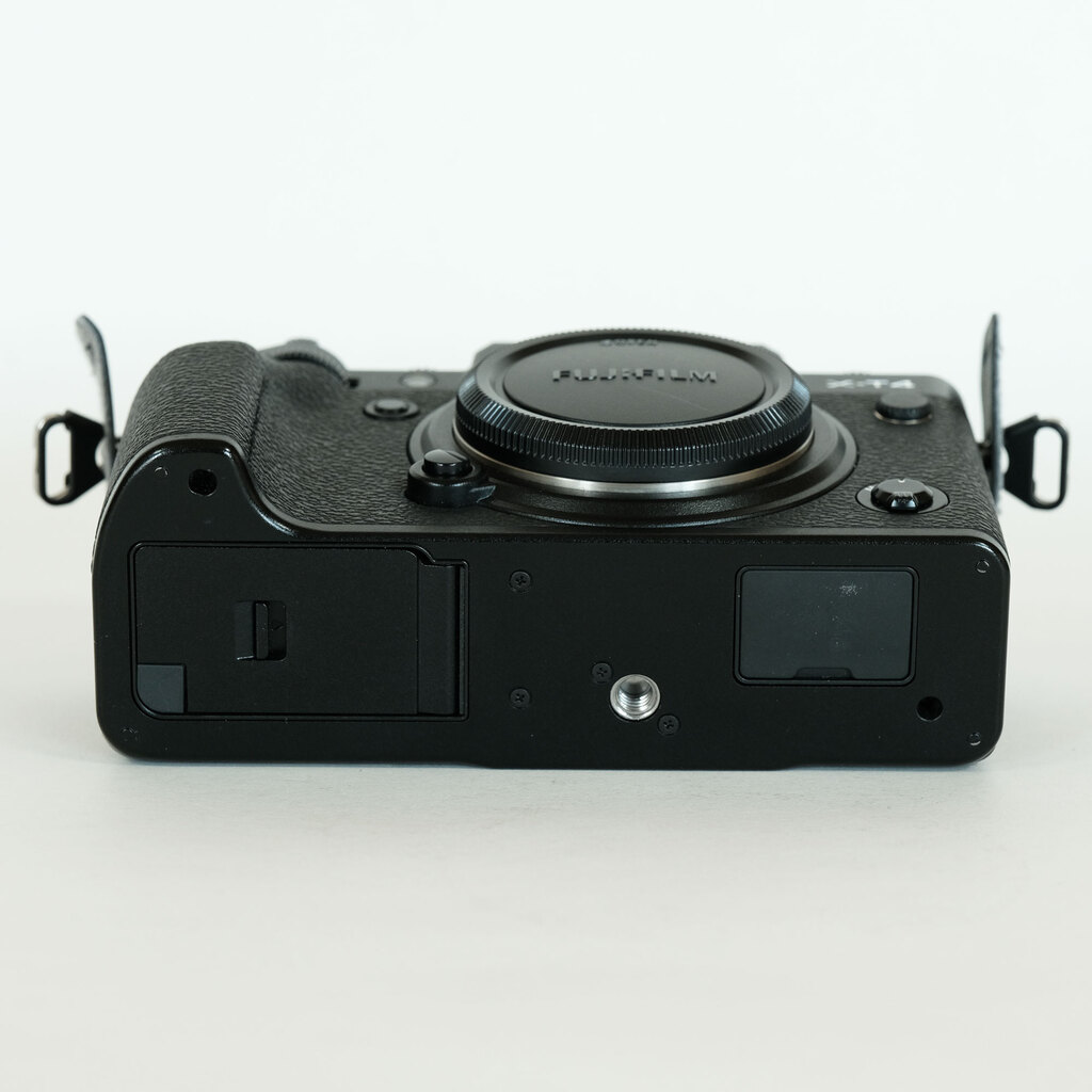 FUJIFILM X-T4 FUJIFILM X-T4