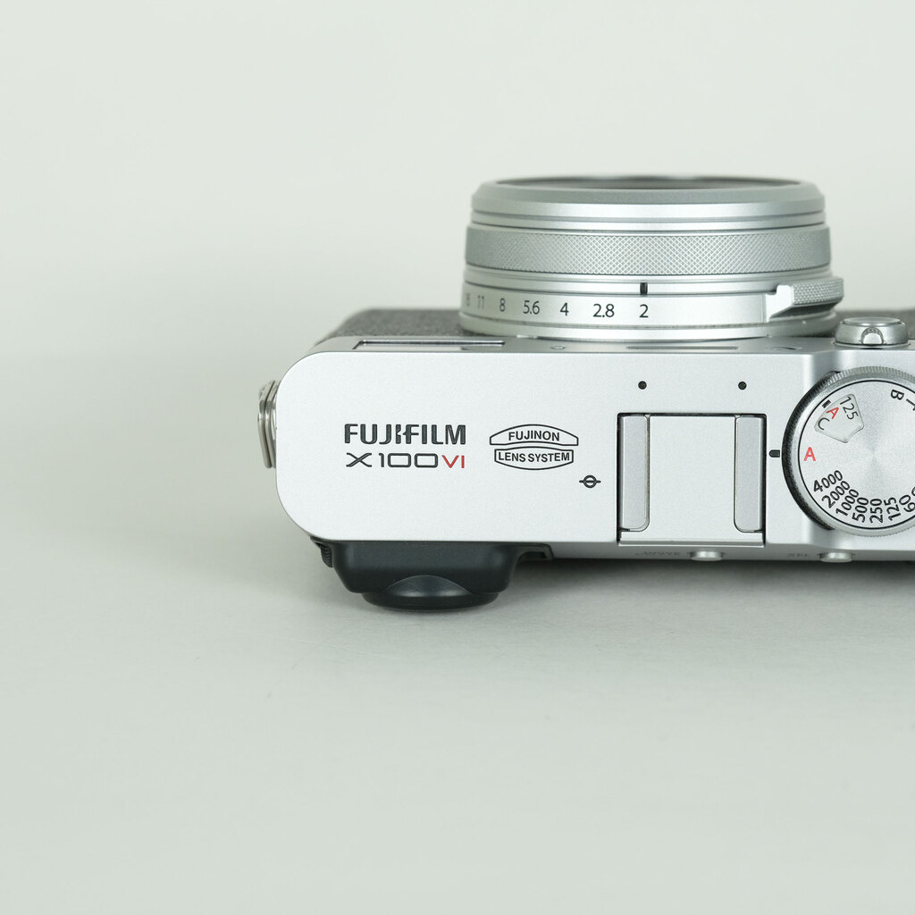 【限定値下げ中】FUJIFILM X100VI シルバー 本体 FUJIFILM X100VIの出品 | ONE SCENE（ワンシーン）