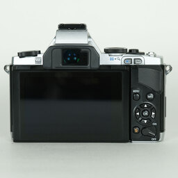 OLYMPUS OM-D E-M5 ボディ シルバー OLYMPUS OM-D E-M5 ボディ シルバー