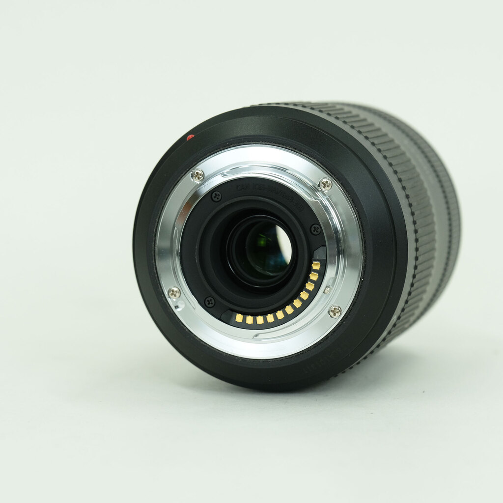 Panasonic LUMIX G VARIO 45-200mm / F4.0-5.6 II / POWER O.I.S. Panasonic LUMIX G VARIO 45-200mm / F4.0-5.6 II / POWER O.I.S.