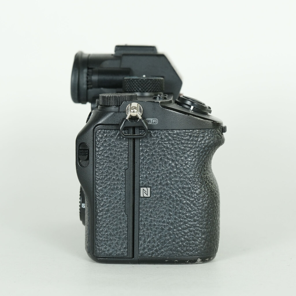 SONY α7 III(ILCE-7M3) SONY α7 III(ILCE-7M3)