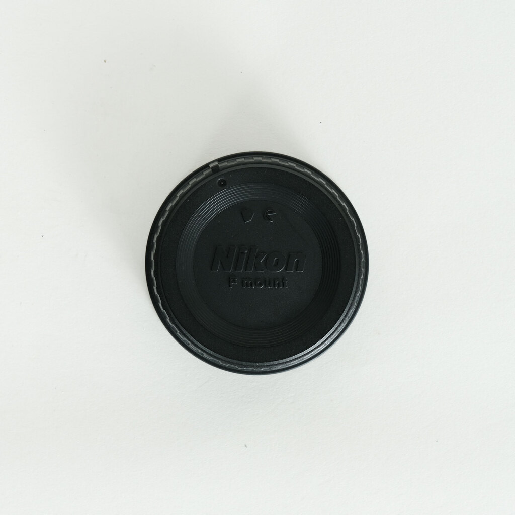 Nikon AF-S DX NIKKOR 35mm f/1.8G Nikon AF-S DX NIKKOR 35mm f/1.8G