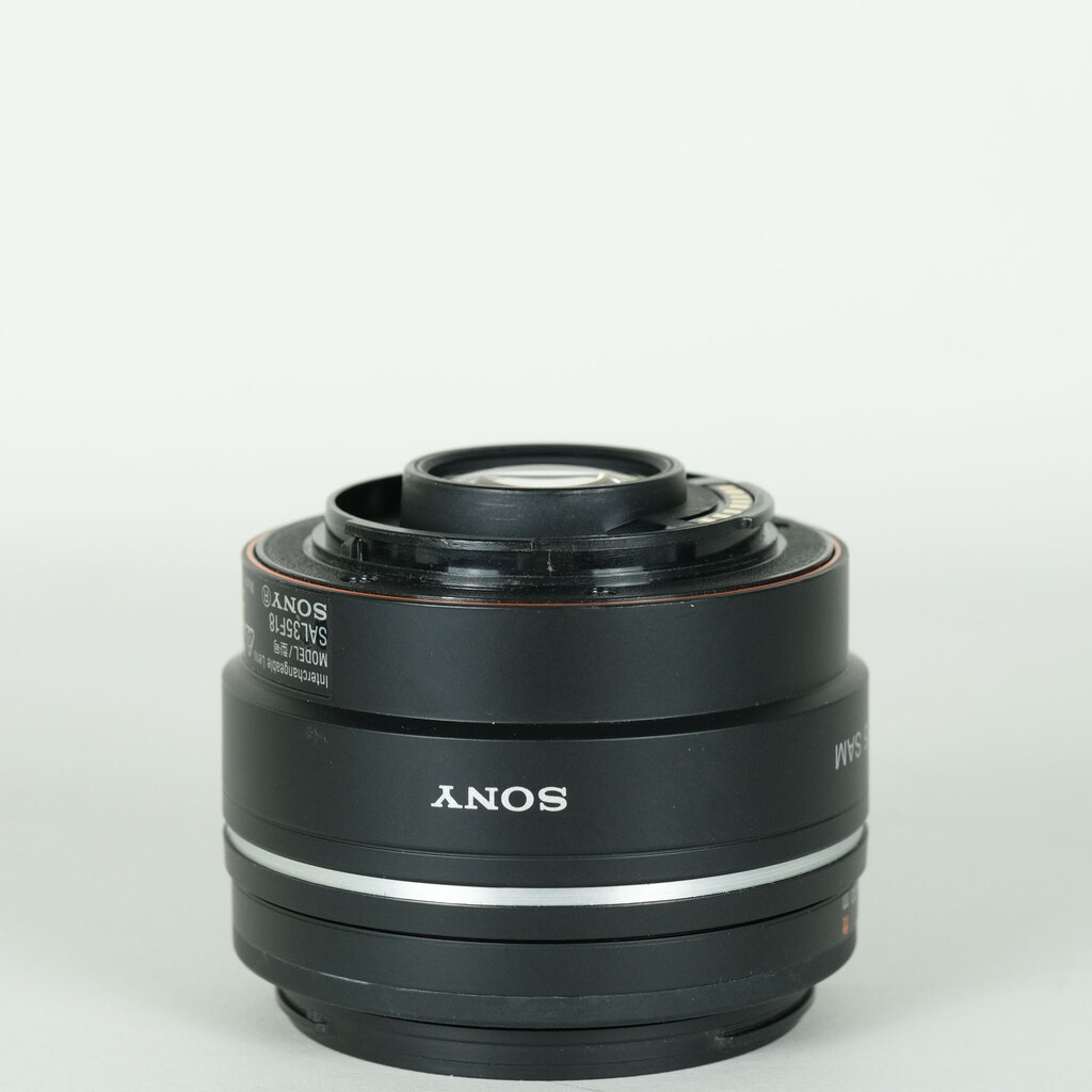 SONY DT 35mm F1.8 SAM SAL35F18