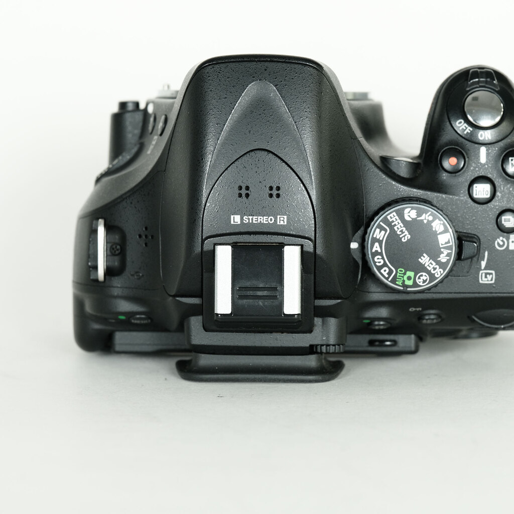 Nikon D5200 ボディ ブラック