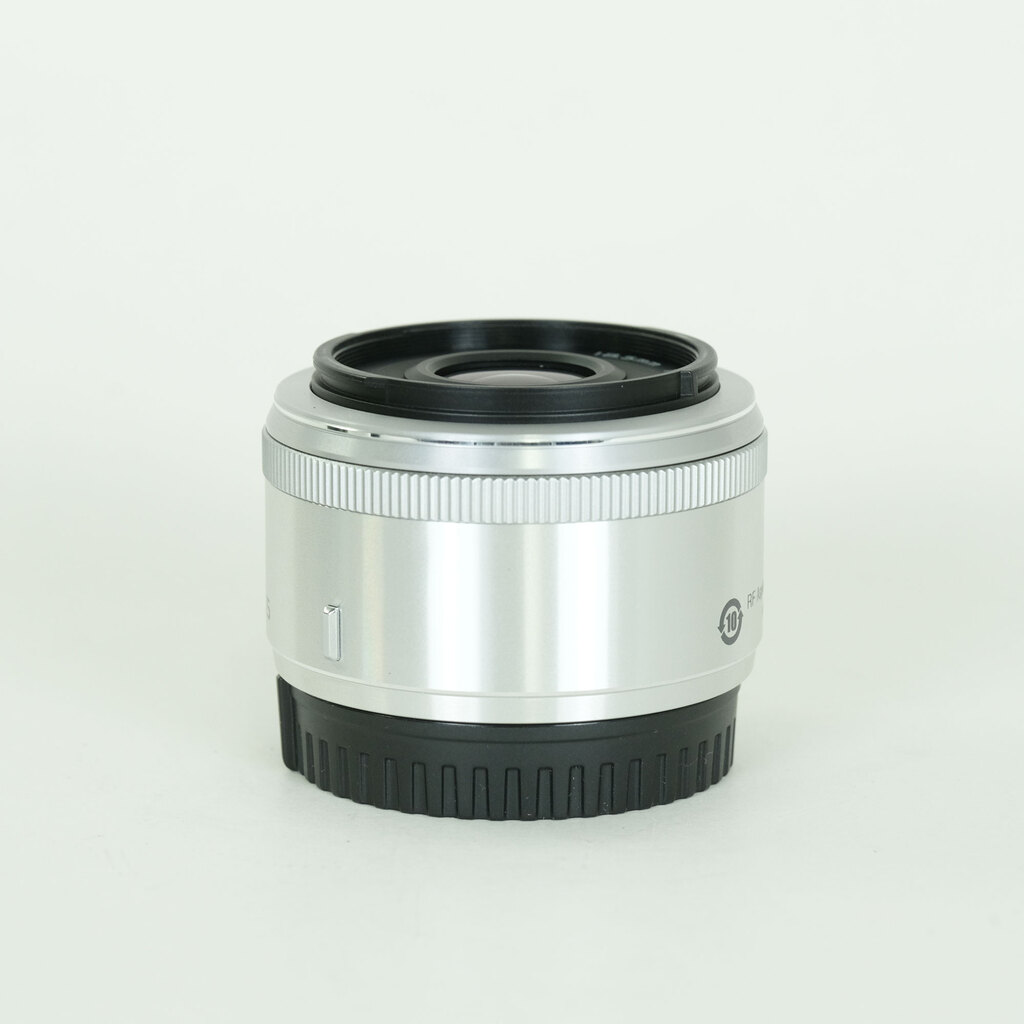 Nikon 1 NIKKOR 18.5/1.8 シルバー