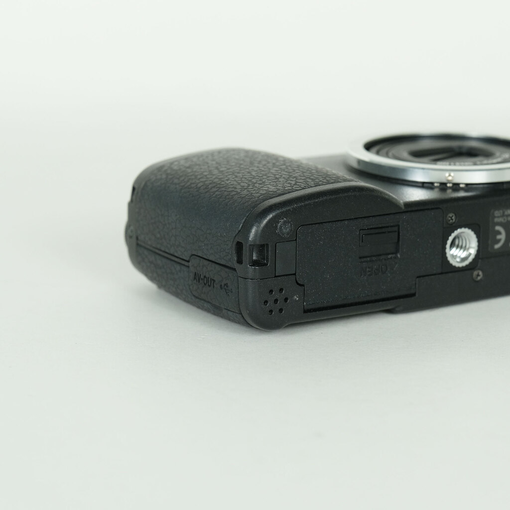 RICOH GR DIGITAL IIの出品 | ONE SCENE（ワンシーン）