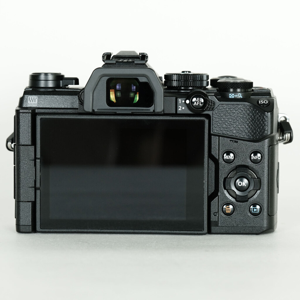 OLYMPUS OM-D E-M5 Mark III