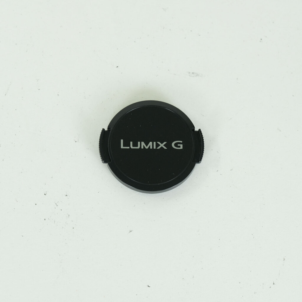 Panasonic LUMIX G VARIO 12-32mm / F3.5-5.6 ASPH. / MEGA O.I.S. Panasonic LUMIX G VARIO 12-32mm / F3.5-5.6 ASPH. / MEGA O.I.S.