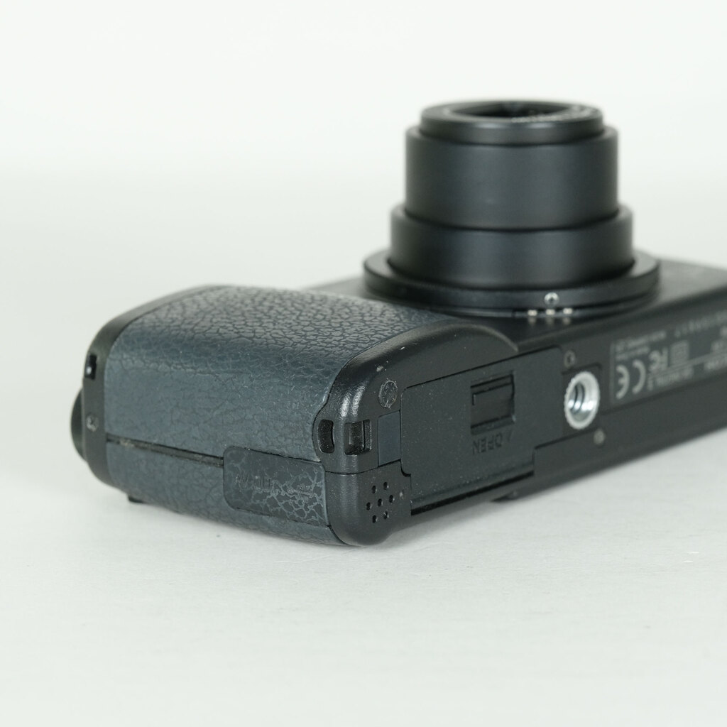 RICOH GR DIGITAL IIの出品 | ONE SCENE（ワンシーン）