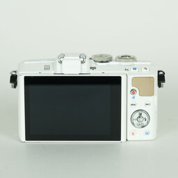 OLYMPUS PEN Lite E-PL7 ボディ ホワイト OLYMPUS PEN Lite E-PL7 ボディ ホワイト