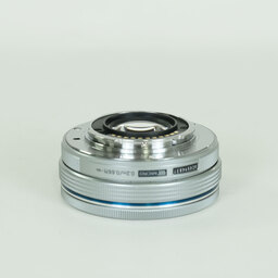 OLYMPUS M.ZUIKO DIGITAL ED 14-42mm F3.5-5.6 EZ シルバー OLYMPUS M.ZUIKO DIGITAL ED 14-42mm F3.5-5.6 EZ シルバー