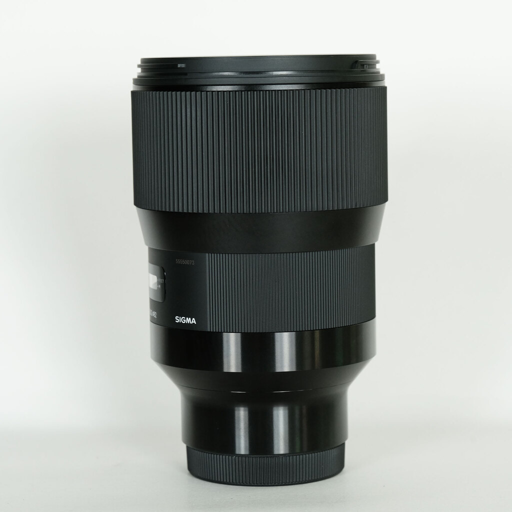 SIGMA Art 135mm F1.8 DG HSM (ソニーE用)の出品 | ONE SCENE（ワン