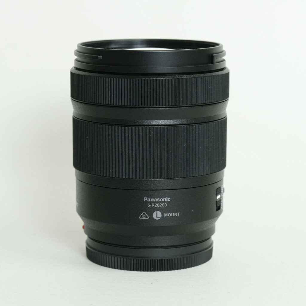 Panasonic LUMIX S 28-200mm F4-7.1 MACRO O.I.S.