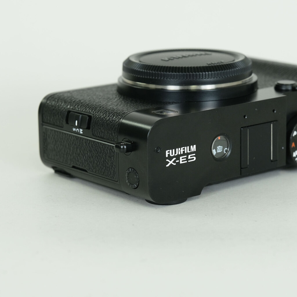 FUJIFILM X-E5