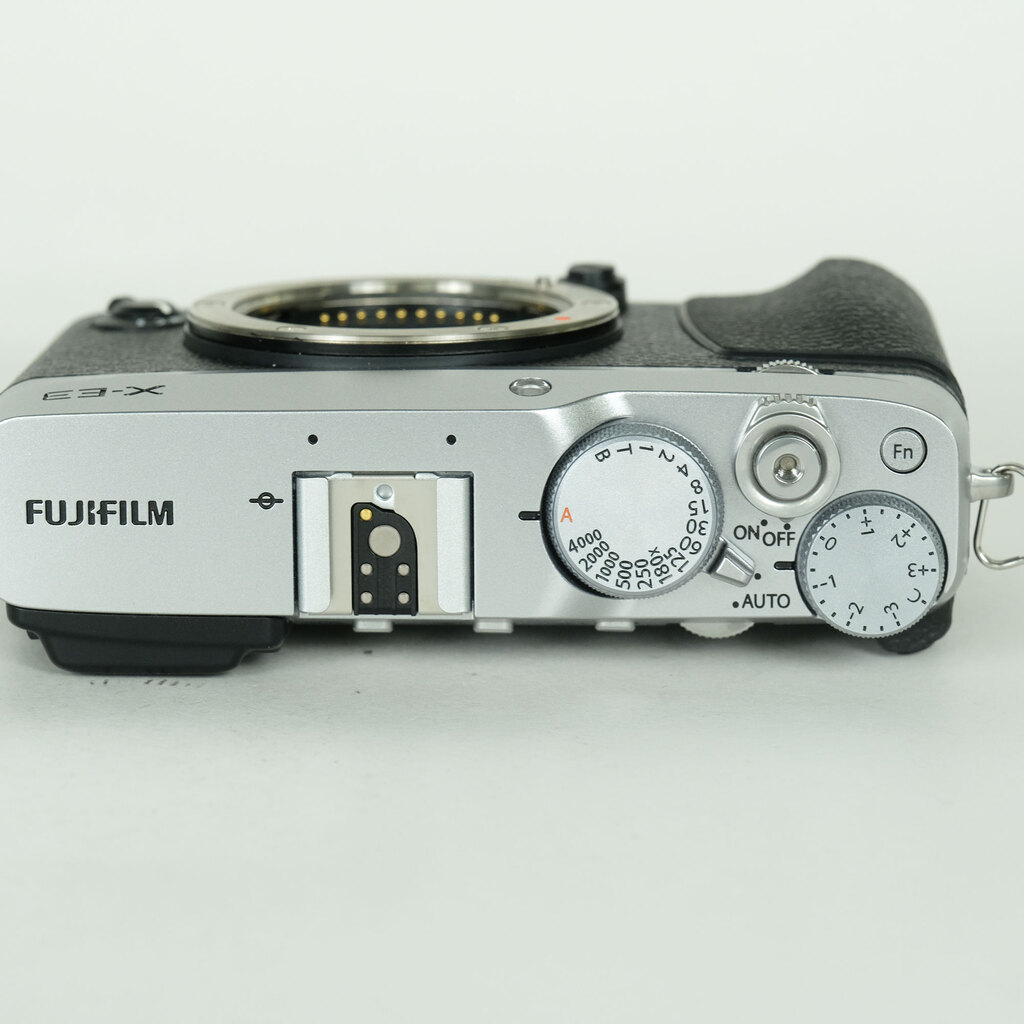 【e1さん専用】Fujifilm X-E3 シルバー 本体と付属品 FUJIFILM X-E3の出品 | ONE SCENE（ワンシーン）