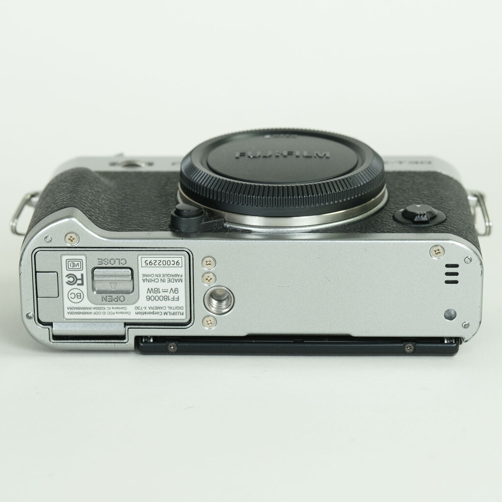 FUJIFILM X-T30