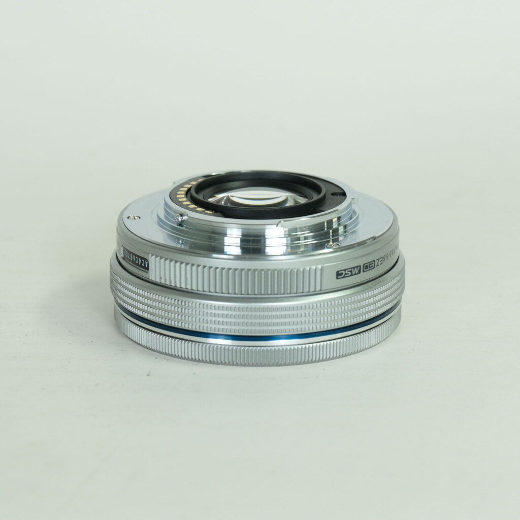 OLYMPUS M.ZUIKO DIGITAL ED 14-42mm F3.5-5.6 EZ シルバー