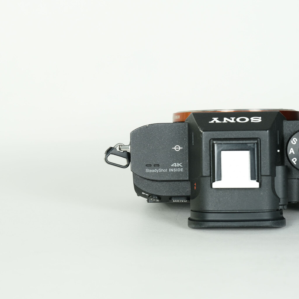 SONY α7R III（ILCE-7RM3）の出品 | ONE SCENE（ワンシーン）
