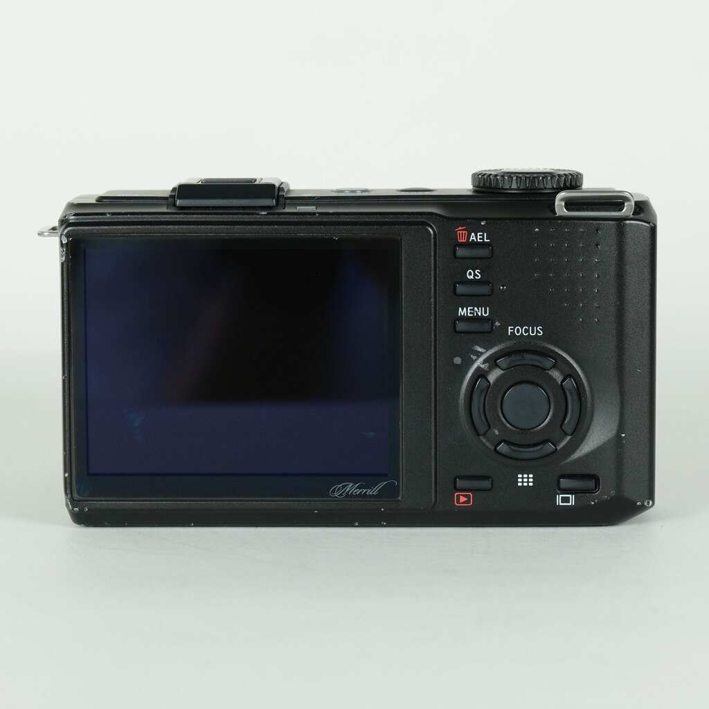 【動作・返品保証】SIGMA DP3 Merrill コンパクトデジタルカメラ SIGMA DP3 Merrillの出品 | ONE SCENE（ワンシーン）
