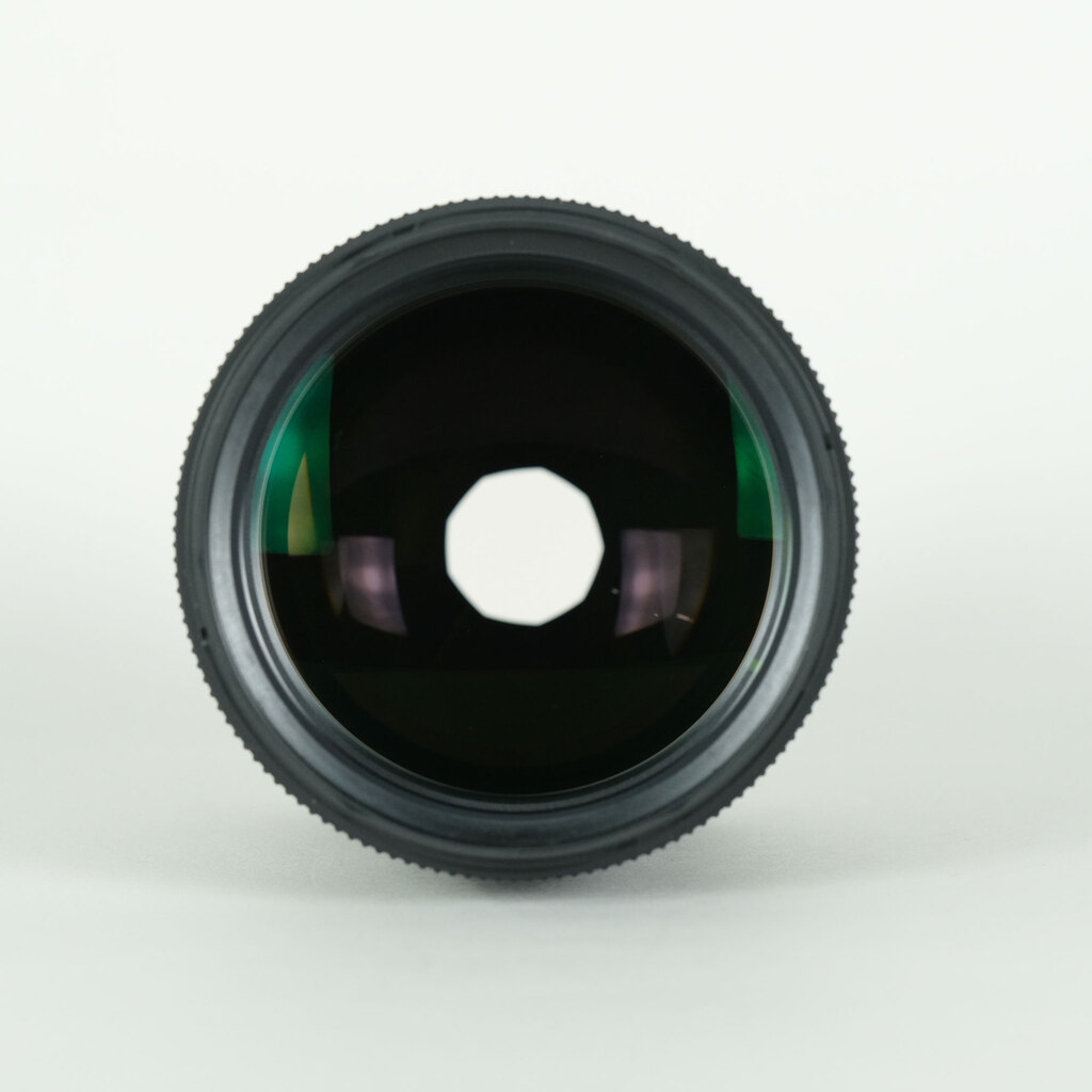 SIGMA 135mm F1.8 DG HSM｜Art [ニコンF用]の出品 | ONE SCENE（ワン