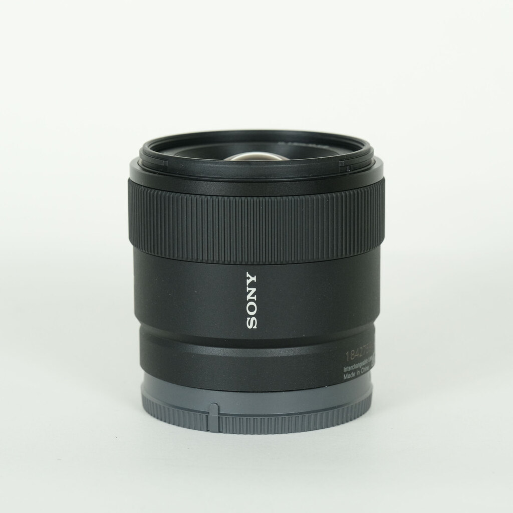 SONY E 11mm F1.8 SEL11F18の出品 | ONE SCENE（ワンシーン）