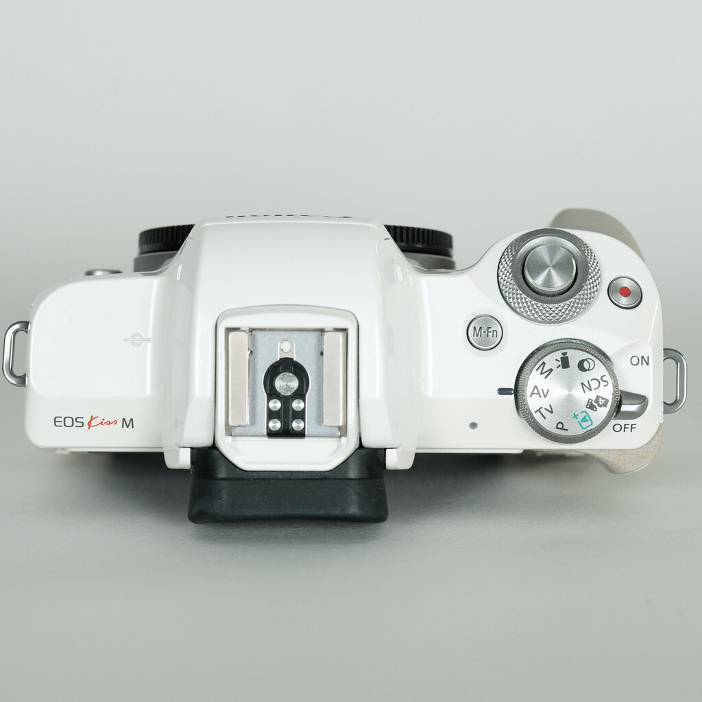Canon EOS Kiss M