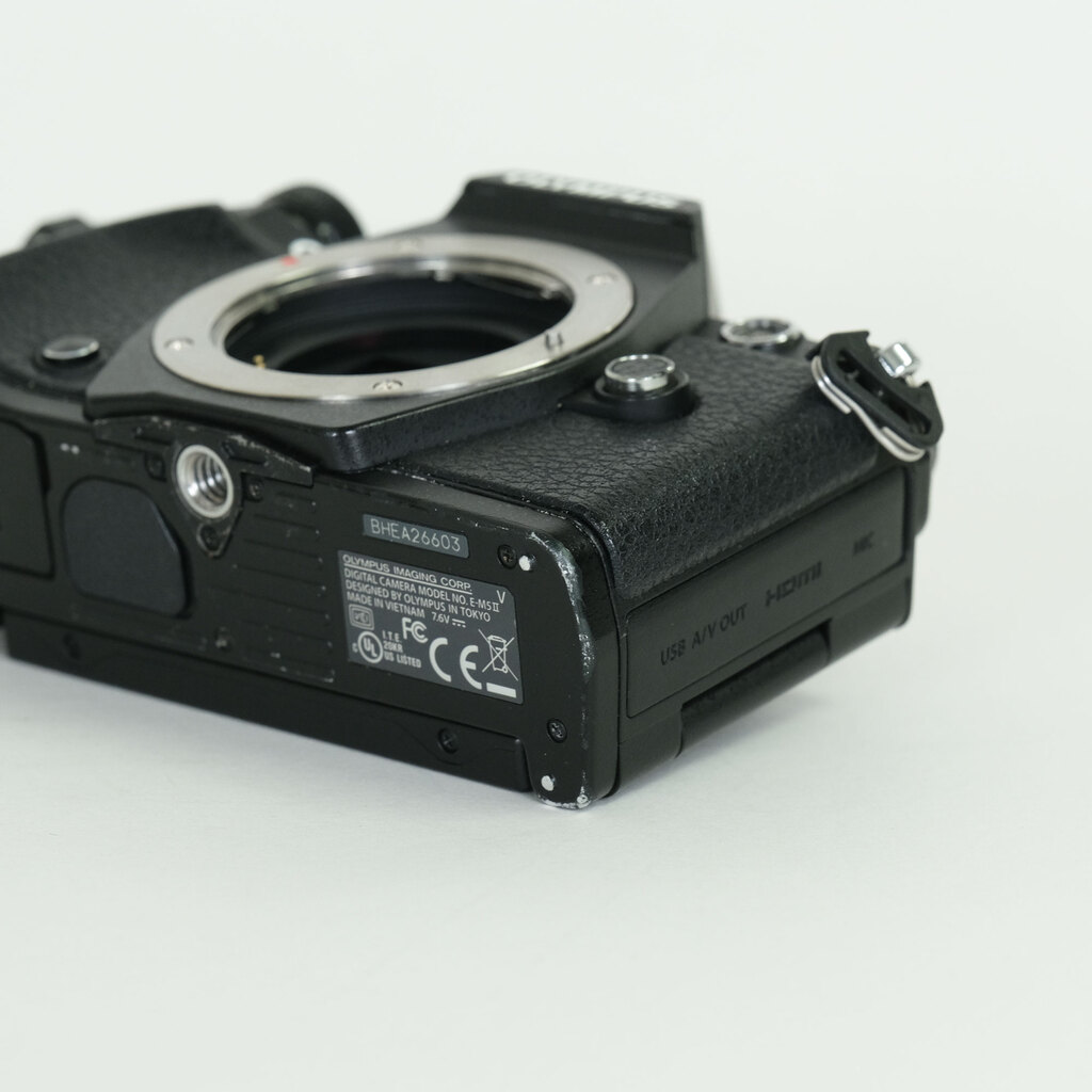 OLYMPUS OM-D E-M5 Mark II