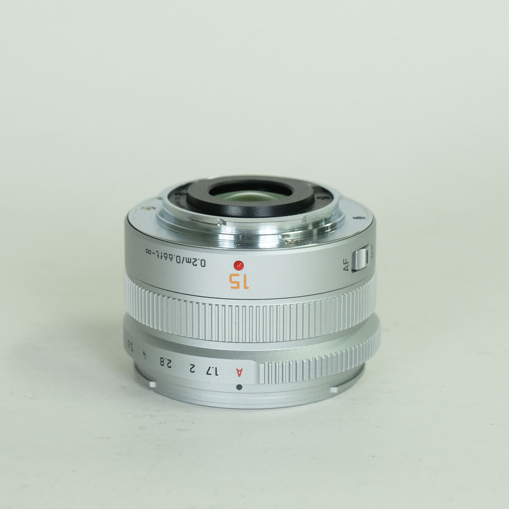 Panasonic LEICA DG SUMMILUX 15mm F1.7 ASPH. Panasonic LEICA DG SUMMILUX 15mm F1.7 ASPH.