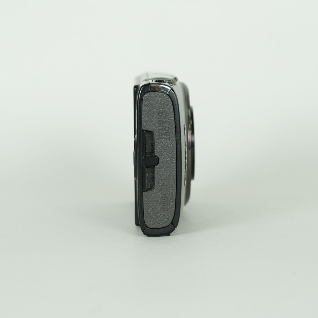 Canon IXY 650 ブラック