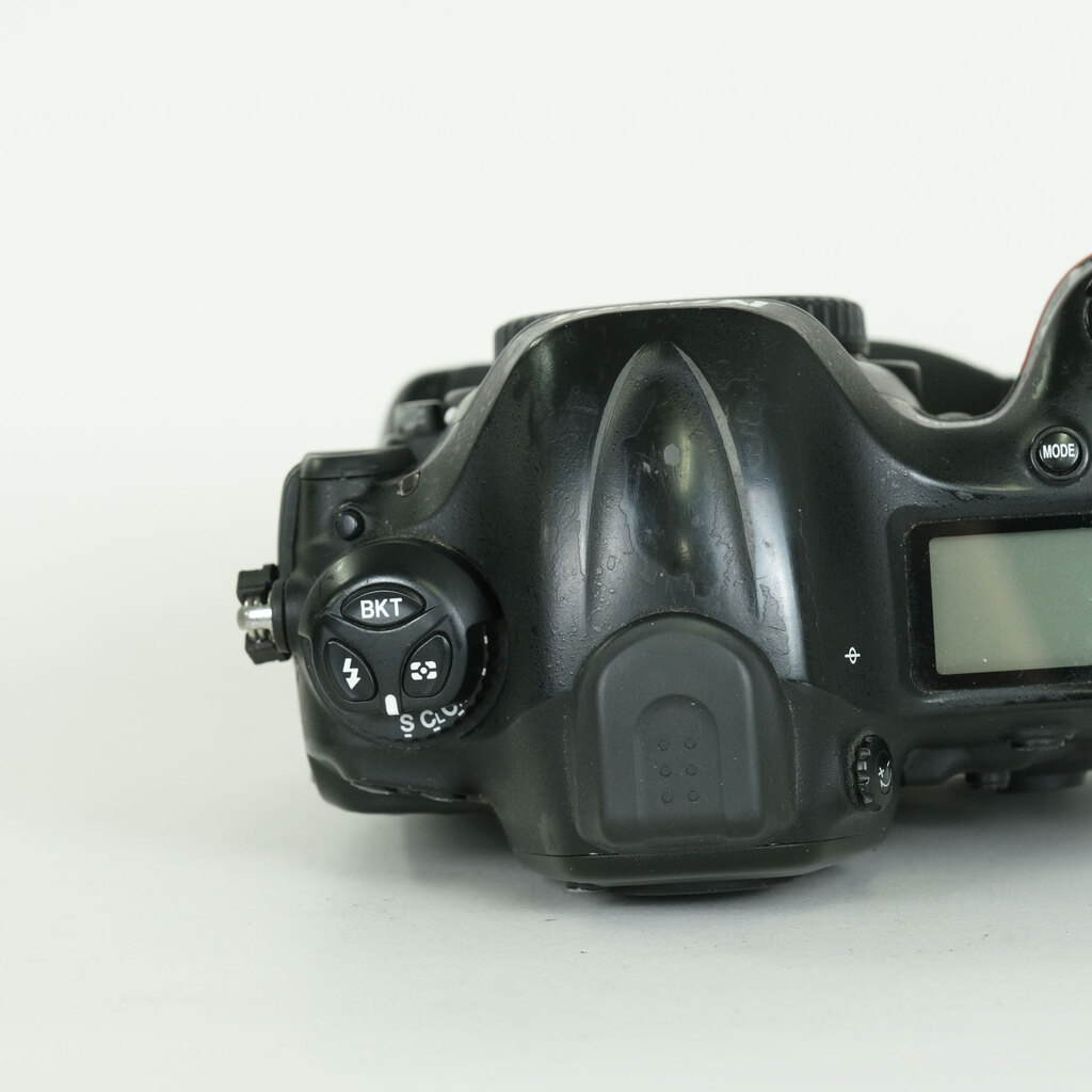 Nikon D4Sの出品 | ONE SCENE（ワンシーン）