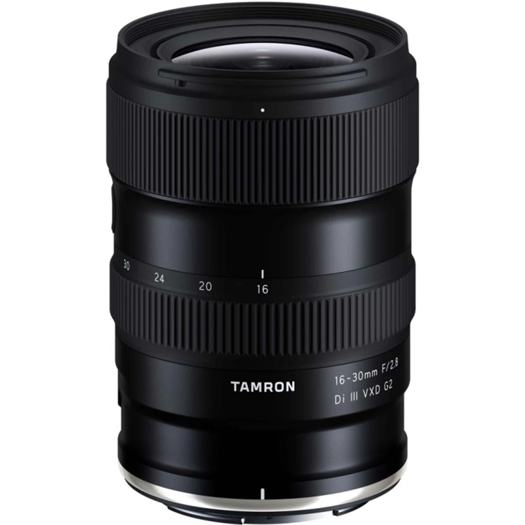 ズーム倍率を拡大し、表現の可能性と使いやすさを向上した「TAMRON 16