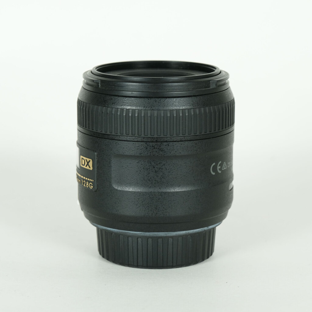 Nikon AF-S DX Micro NIKKOR 40mm f/2.8G Nikon AF-S DX Micro NIKKOR 40mm f/2.8G