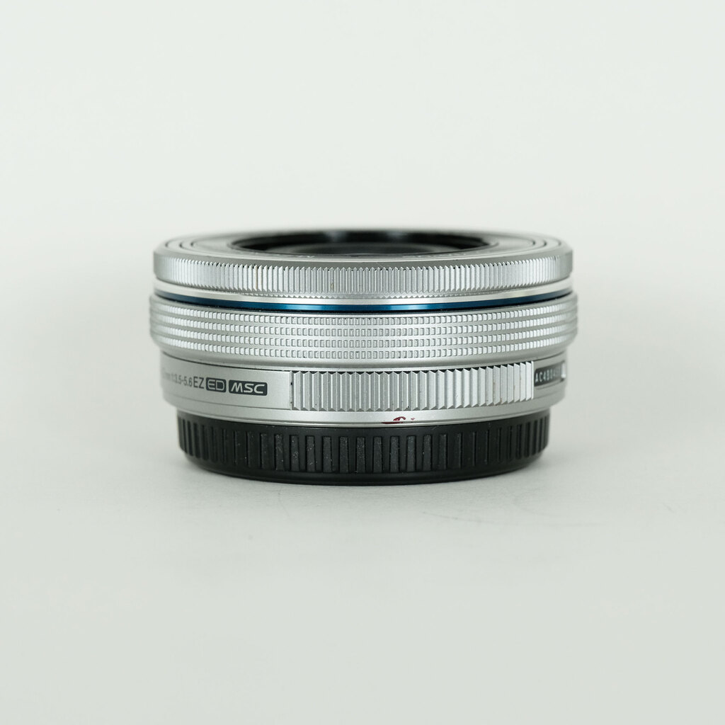 完動品　OLYMPUS M.ZUIKO DIGTAL 14-42mm シルバー オリンパス M.ZUIKO DIGITAL ED 14-42mm F3.5-5.6 EZ [シルバー