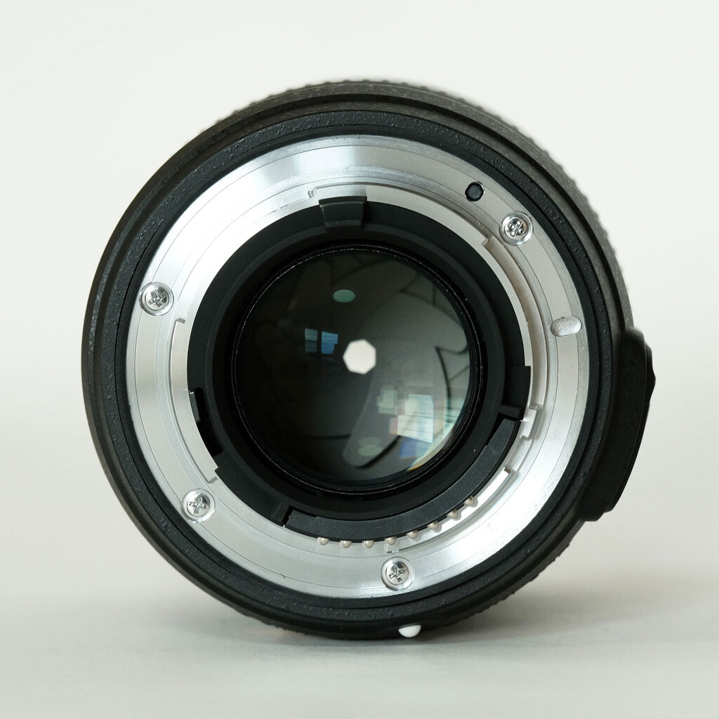 Nikon AF-S NIKKOR 28mm f/1.8G Nikon AF-S NIKKOR 28mm f/1.8G